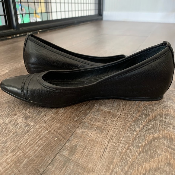 Like new Frye pointed ballerina flats - worn once! - Picture 4 of 8